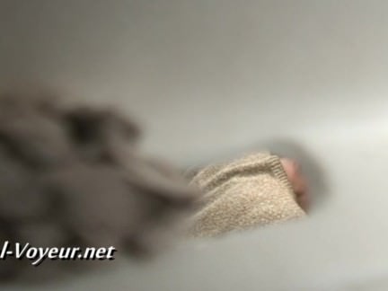 Peeping in the toilet 153-bbc